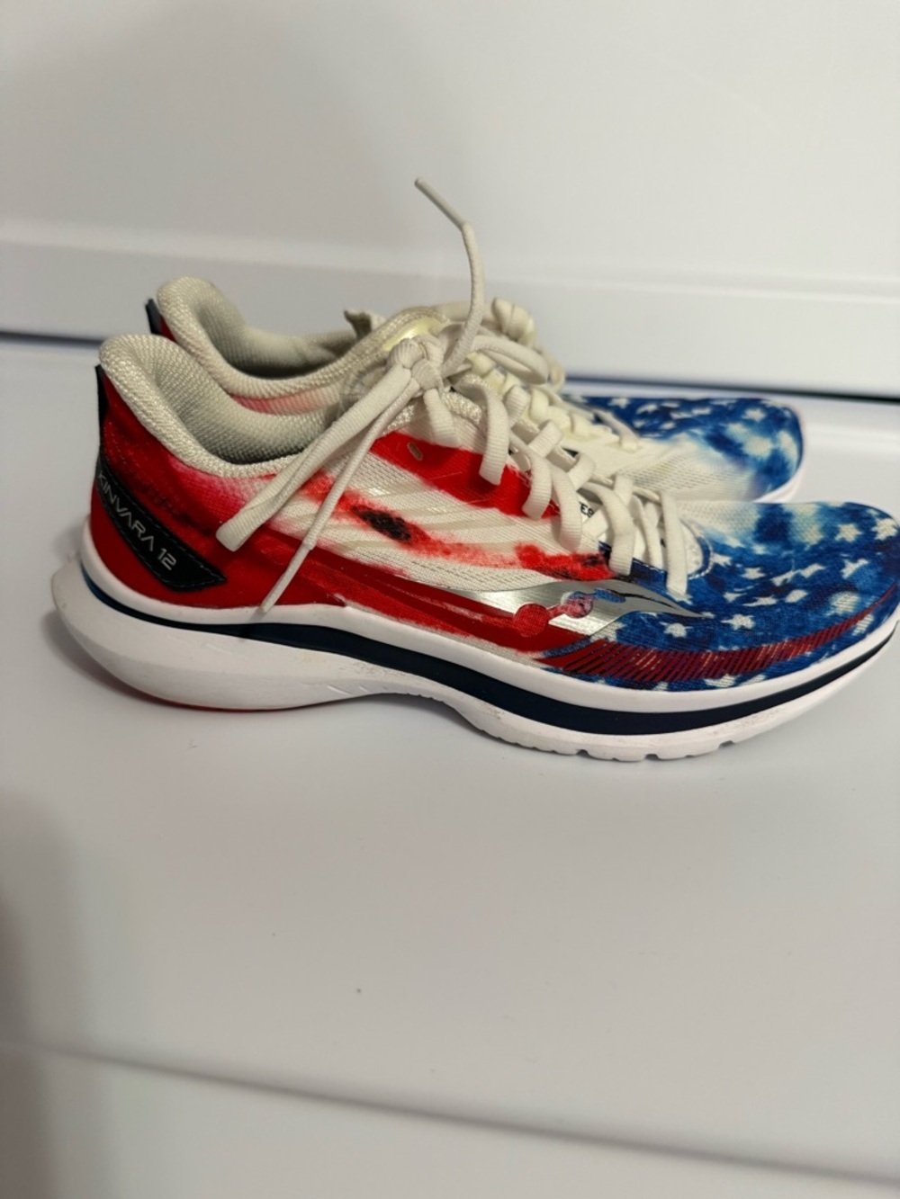 Saucony Kinvara 12 Sneaker Womens Sz 7 Stars & Stripes USA America Running Shoe